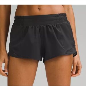 Lululemon Hotty Hot Low-Rise Lined Short 2.5"